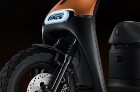 Gogoro-Electric-Scooters-Battery-Swapping-2